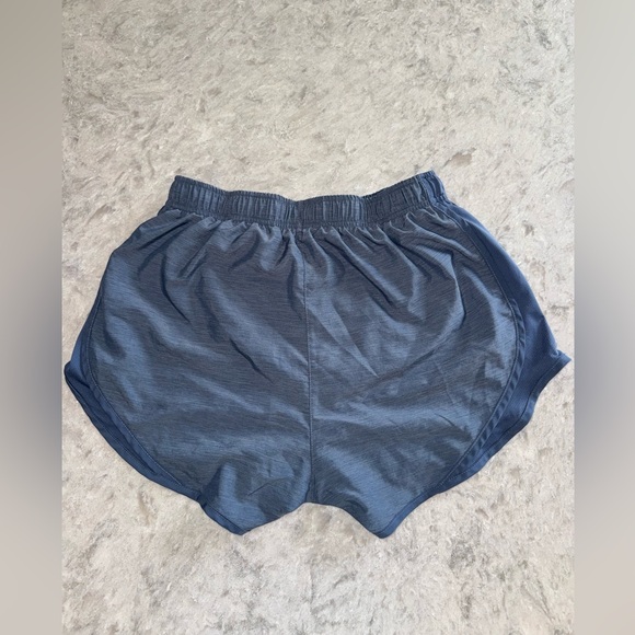 Nike Dri-Fit. Size Medium - Picture 2 of 4